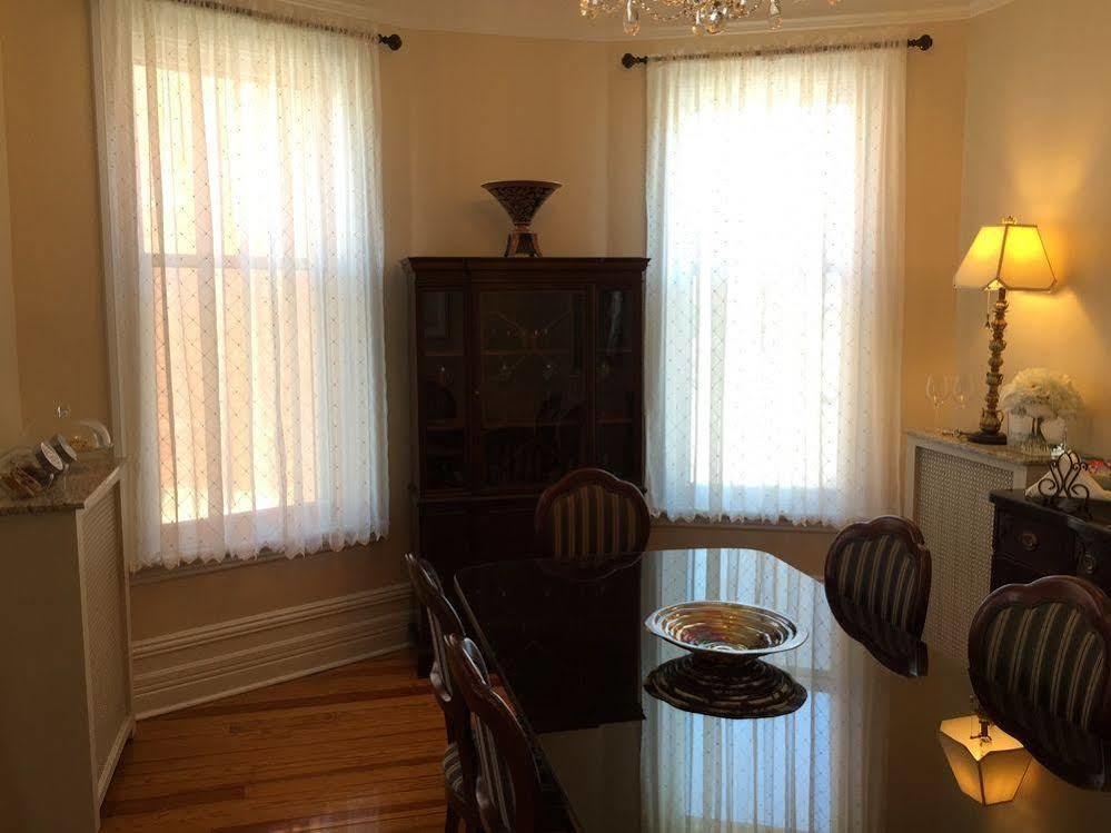 The Century House Bed And Breakfast Ottawa Eksteriør billede